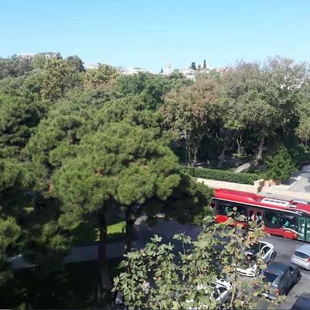 באקו Live-Inn Stunning Apartment On Azneft Sq With President Palace & Old City Views מראה חיצוני תמונה