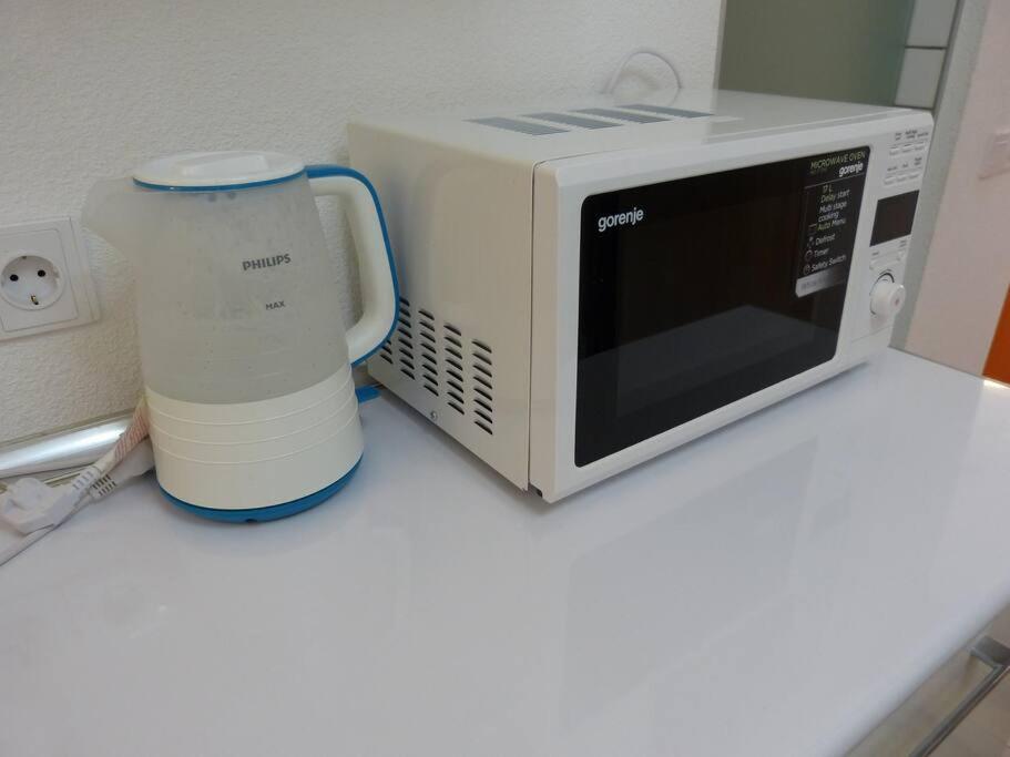 באקו Live-Inn Stunning Apartment On Azneft Sq With President Palace & Old City Views מראה חיצוני תמונה