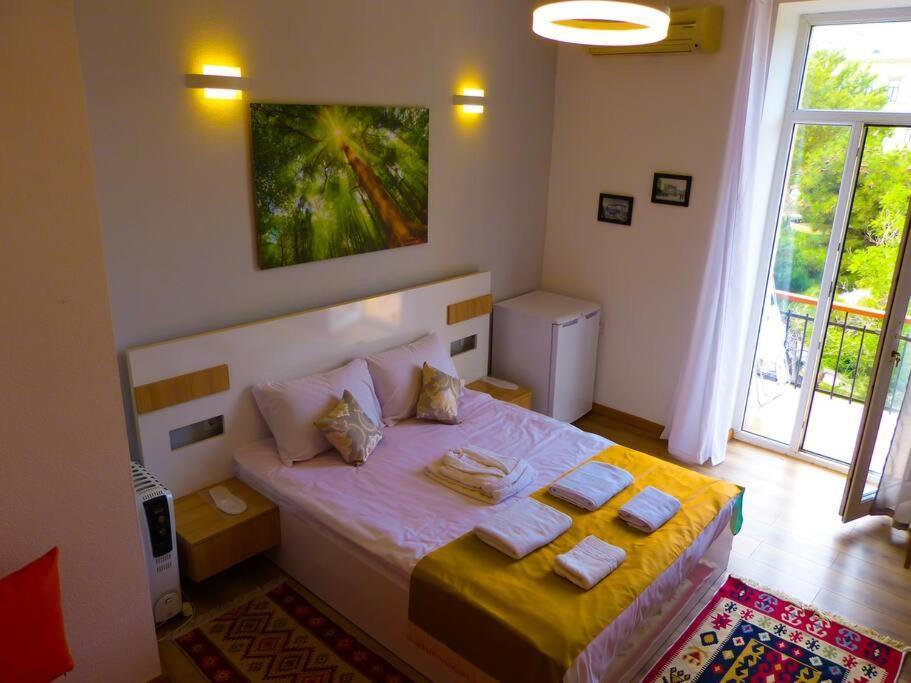 באקו Live-Inn Stunning Apartment On Azneft Sq With President Palace & Old City Views מראה חיצוני תמונה